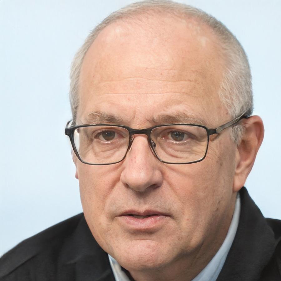 Íñigo Velázquez, Director de Educación Financiera en melanthyros